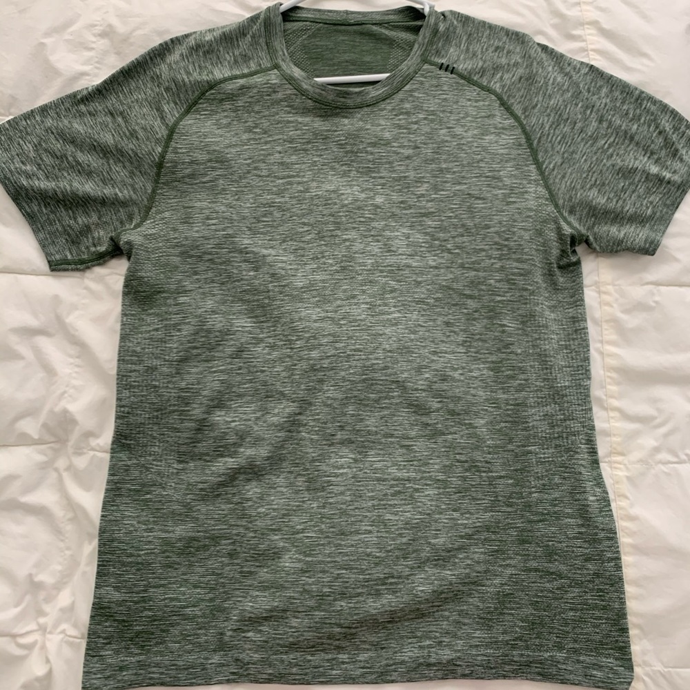 Lululemon Metal Vent Tech Shirt Medium